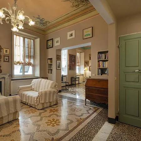 Fancy In Palazzo Grimaldi By Wonderful Italy Lägenhet